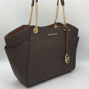 MICHAEL KORS LG CHAIN SHLDR TOTE BROWN